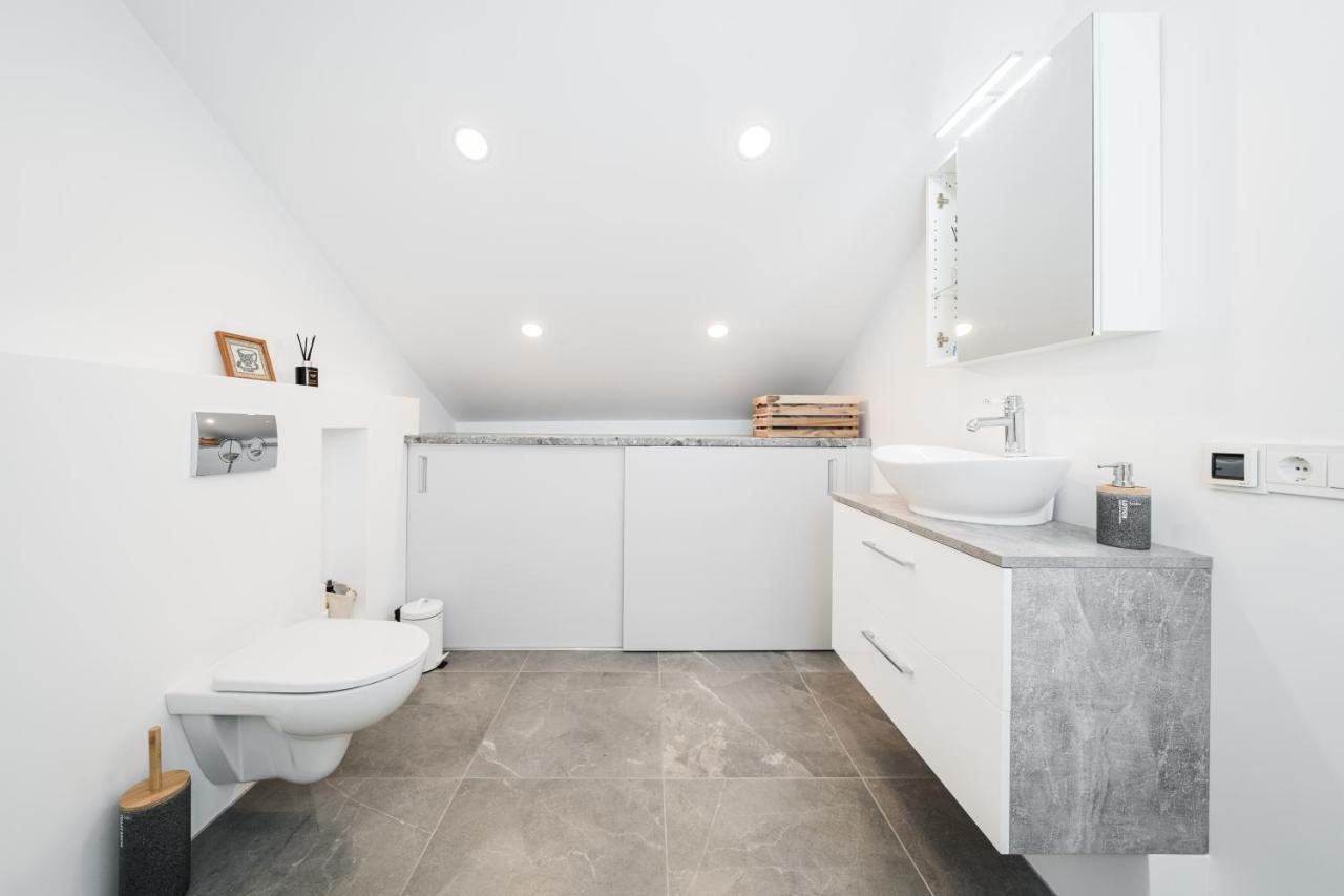 Knygu Namai Apartamento Kaunas Exterior foto
